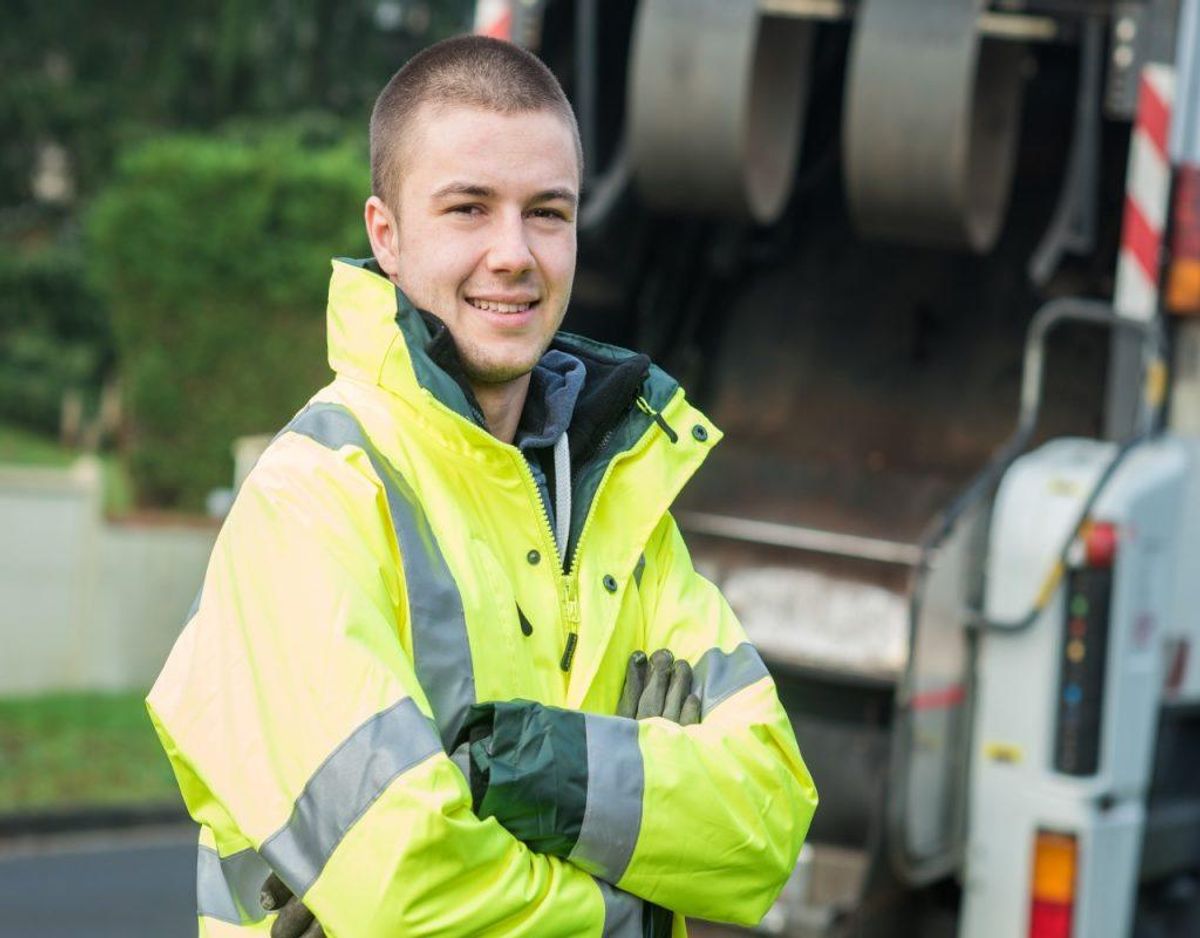 Skraldemænd kæmper ikke alene med ulækre containere og skraldespande, men det er også et af de uhyggeligste job. Foto: Colourbox
