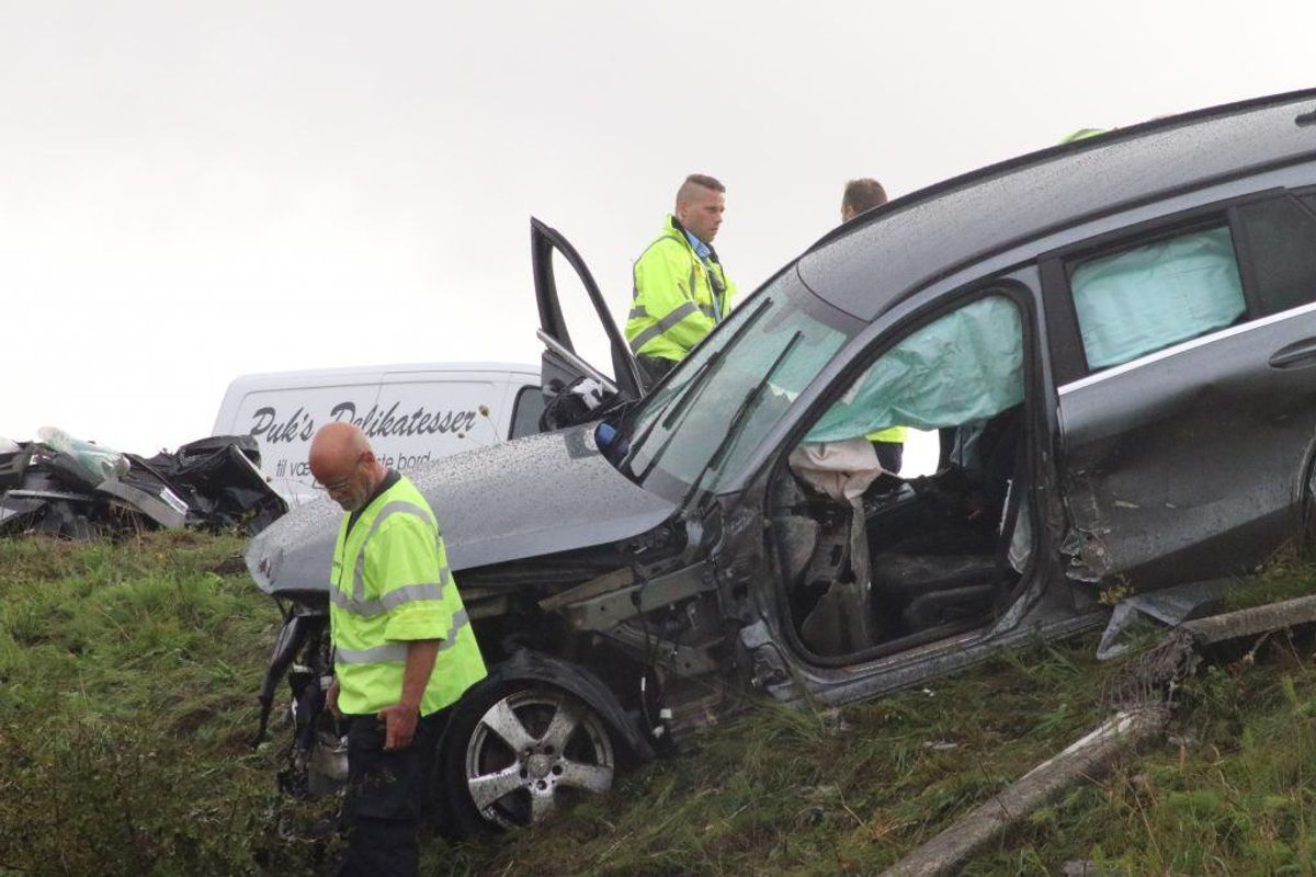 Så voldsomt så det ud 7. september, da betjenten blev dræbt. Nu er der samlet ind til hans efterladte. KLIK for flere billeder. Foto: Øxenholt Foto.