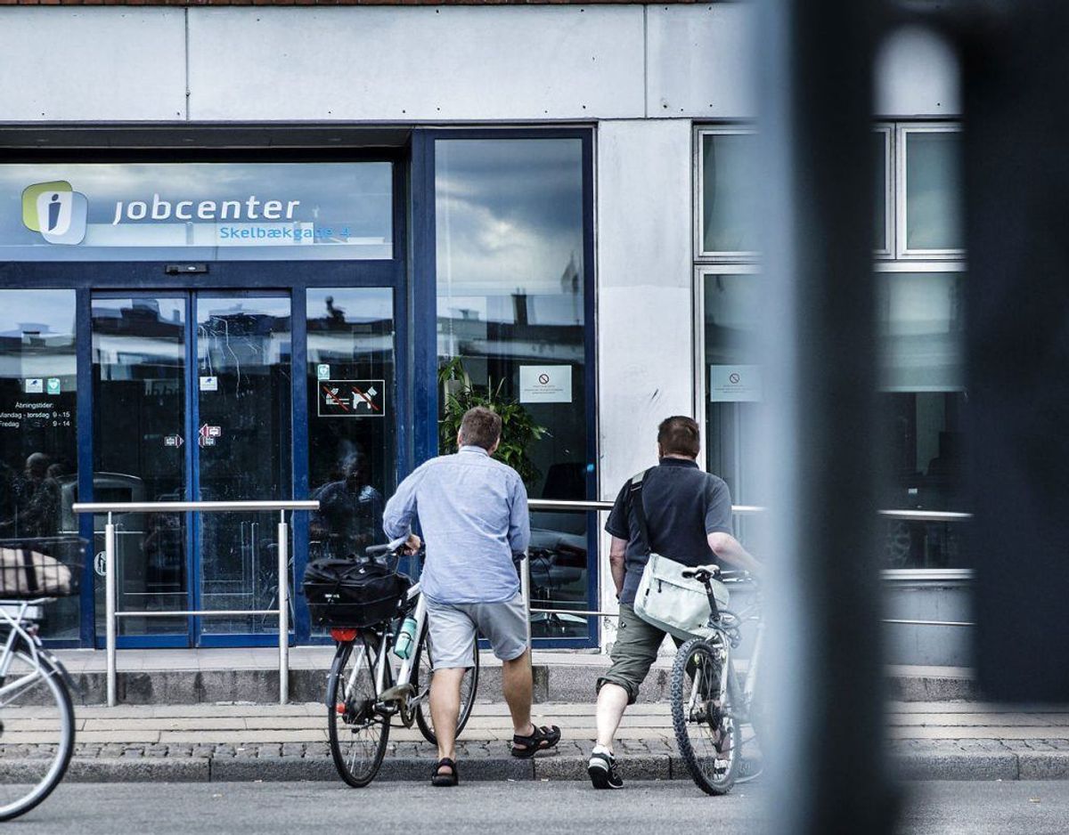 Din førtidspension skal lande hos dig den sidste hverdag i måneden. Foto: Thomas Lekfeldt/Scanpix.