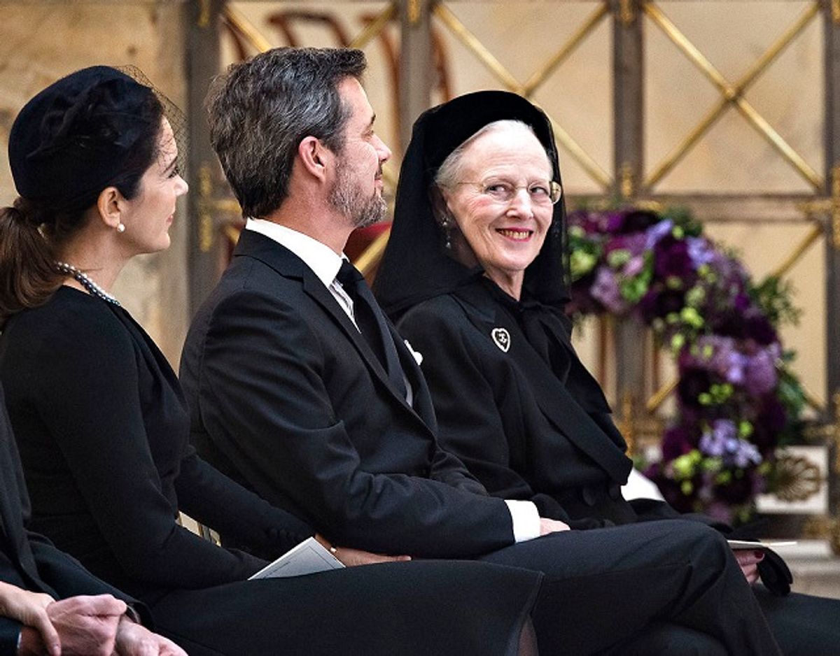 Det er altså billeder som dette, der ifølge Martin Tidsvilde er et tydeligt bevis på, at prinsens død ikke ligefrem bliver begrædt. (Foto: Henning Bagger/Scanpix 2018)
