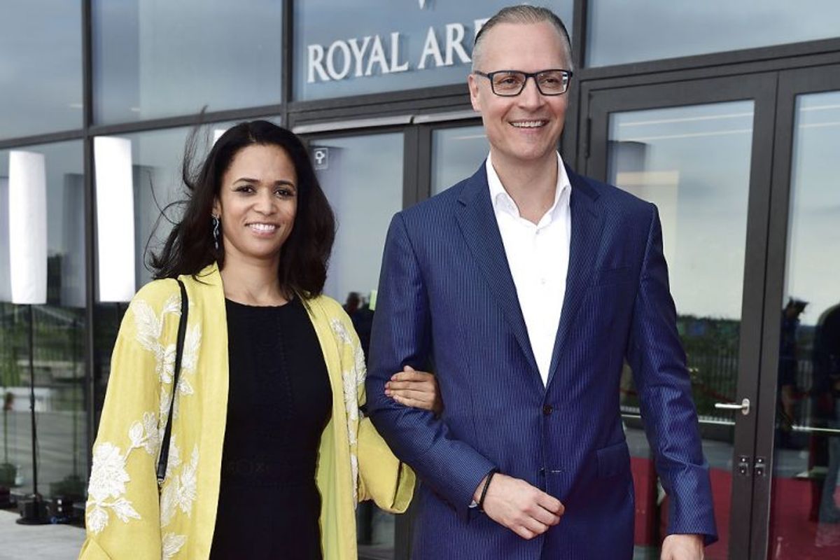 Her er det Tanja Kjærsgaard sammen med kronprinsens hofchef Christian Schønau på den røde løber til DR’s fødselsdagsshow ‘Hele Danmark fejrer Kronprinsen’ i forbindelse med kronprinsens 50-års fødselsdag i Royal Arena i København, søndag den 27. maj 2018.. (Foto: Tariq Mikkel Khan/Ritzau Scanpix)