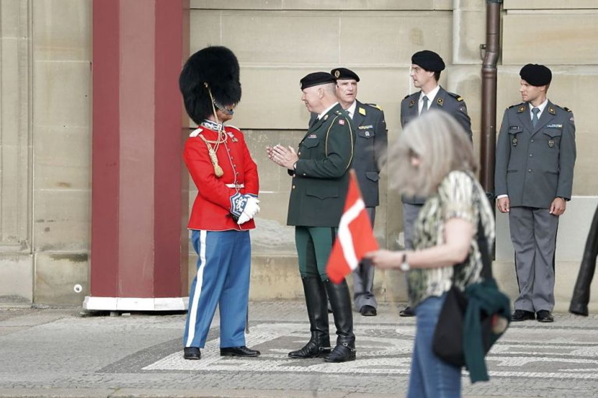 Kronprinsen 50 år: Kronprins Frederik og kronprinsesse Mary kører til Gallataffel fra Amalienborg til Christiansborg med karet fra Den Kongelige Stald Etat med eskorte af Gardehusarregimentets Hesteskadron i København, lørdag den 26. maj 2018. (Foto: Martin Sylvest/Scanpix 2018)