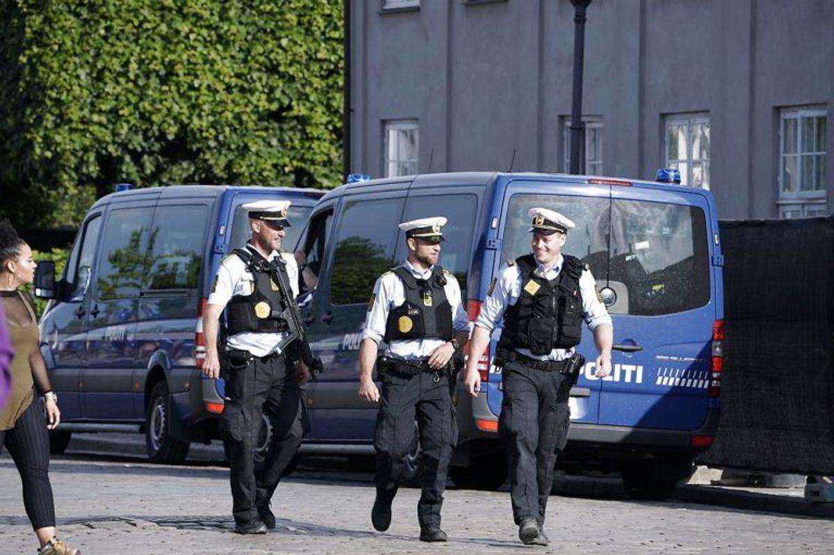 Kronprinsen 50 år: Kronprins Frederik og kronprinsesse Mary kører til Gallataffel fra Amalienborg til Christiansborg med karet fra Den Kongelige Stald Etat med eskorte af Gardehusarregimentets Hesteskadron i København, lørdag den 26. maj 2018.. (Foto: Martin Sylvest/Ritzau Scanpix)