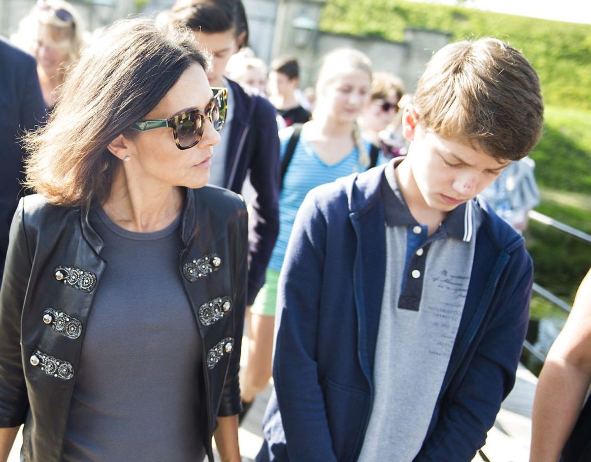 Nummer 8: Prins Felix har lang vej til tronen, idet der både er en storebror, en far og en håndfuld andre familiemedlemmer, der står foran ham i arverækkefølgen til den danske trone. Her ses Nikolai med sin mor, grevinde Alexandra. Arkivfoto: Ólafur Steinar Gestsson/Scanpix