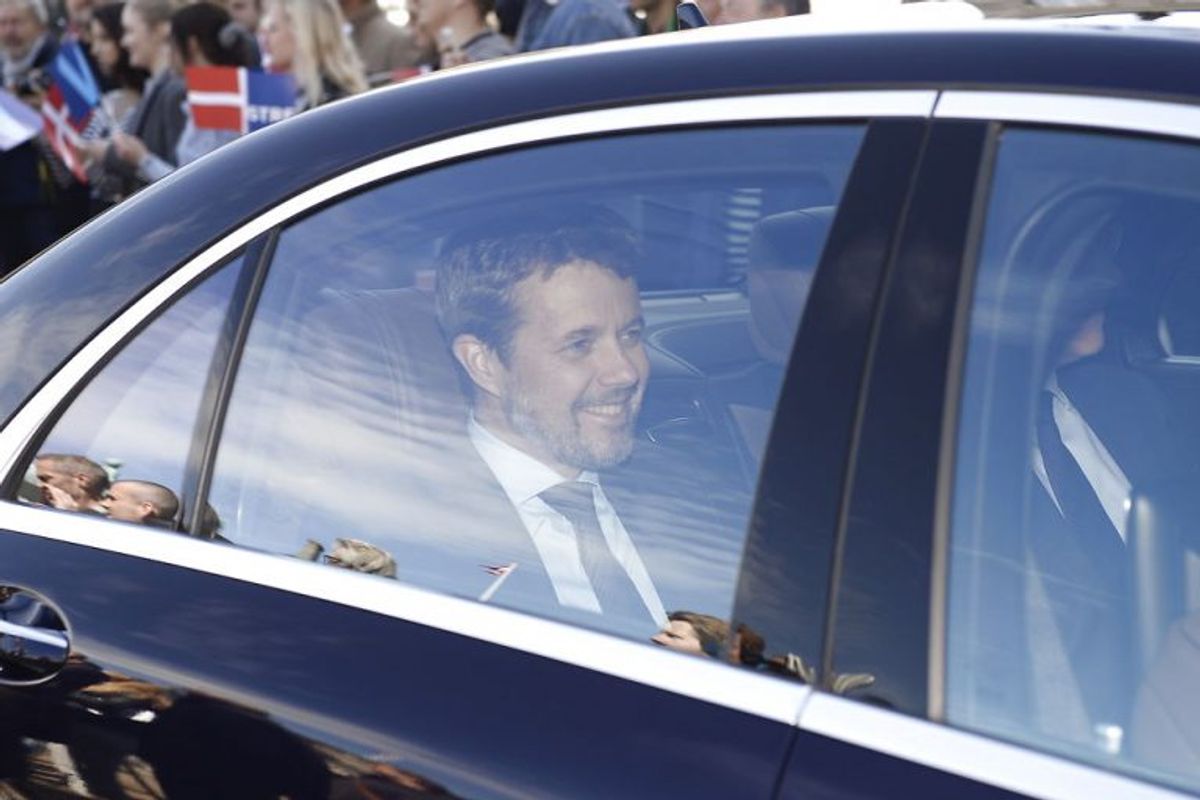Kronprins Frederik ankommer til Christian XI’s Palæ. Statsminister Lars Løkke Rasmussen (V) præsenterer nye ministre for dronningen på Amalienborg Slot, onsdag formiddag den 2. maj 2018. (Foto: Mads Claus Rasmussen/Scanpix 2018)