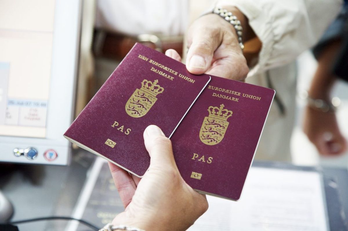 Ja, du skal som udgangspunkt bruge pas til Norge når du rejser ind i landet. Eller i hvert fald et kørekort, så du kan vise, hvem du er. Arkivfoto.