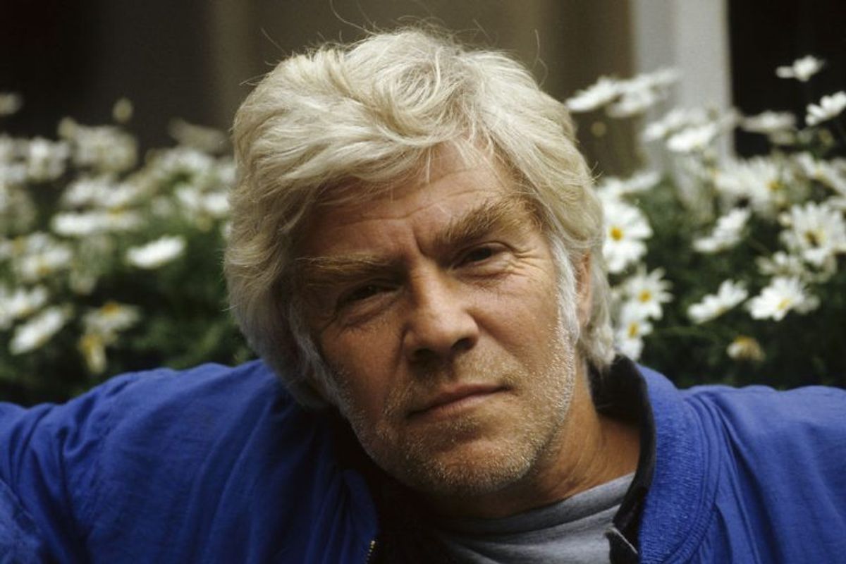 Faktisk var Ole Ernst tiltænkt en af de bærende biroller i tv-serien, men på grund af nogle faglige uoverensstemmelser mellem Ole Ernst og Danmarks Radio gik det ikke. Han skulle ellers have spillet rollen som tjener Boldt, der i stedet gik til Per Pallesen. Arkivfoto: Scanpix