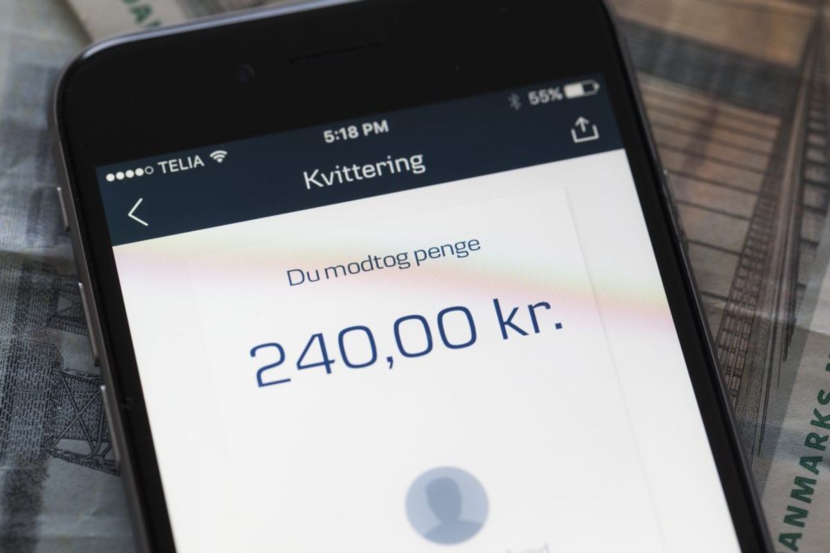 Husk at bede om den originale kvittering, hvis du køber brugt. Betal med MobilePay, så sælgeren kan spores, og kig efter Nem-ID hos sælger, når du køber brugt på nettet. Foto: Colourbox.