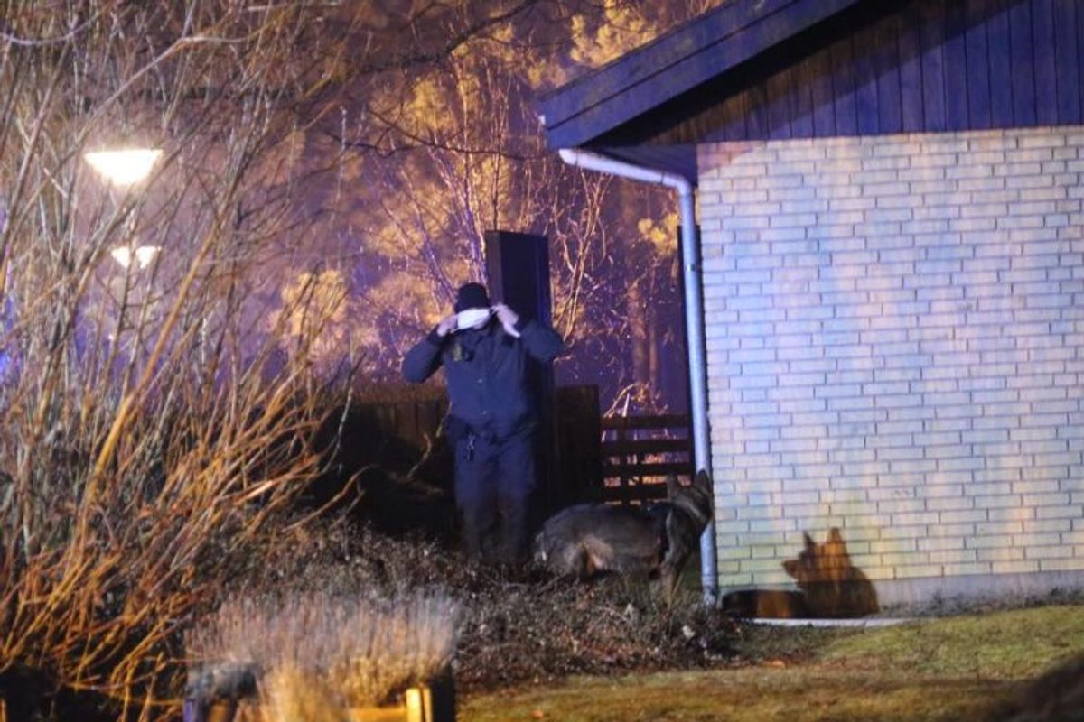 Natten til onsdag udbrød der brand i en skole i Kirke Sonnerup. Foto: Mathias Øgendal/Presse-fotos.dk