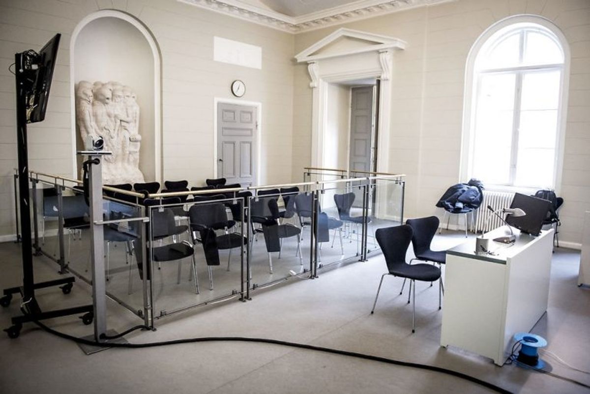 Når beviserne er lagt frem, gør først anklageren og derefter den tiltaltes forsvarer rede for, hvordan de ser på skyldsspørgsmålet. De argumenterer også for, hvilken sanktion de finder passende. Anklagemyndigheden har allerede slået fast, at målet er fængsel på livstid. Kun hvis retten skulle overveje at straffe Madsen med en tidsbegrænset fængselsstraf, vil anklagemyndigheden foretrække forvaring. Foto: Mads Claus Rasmussen/Scanpix