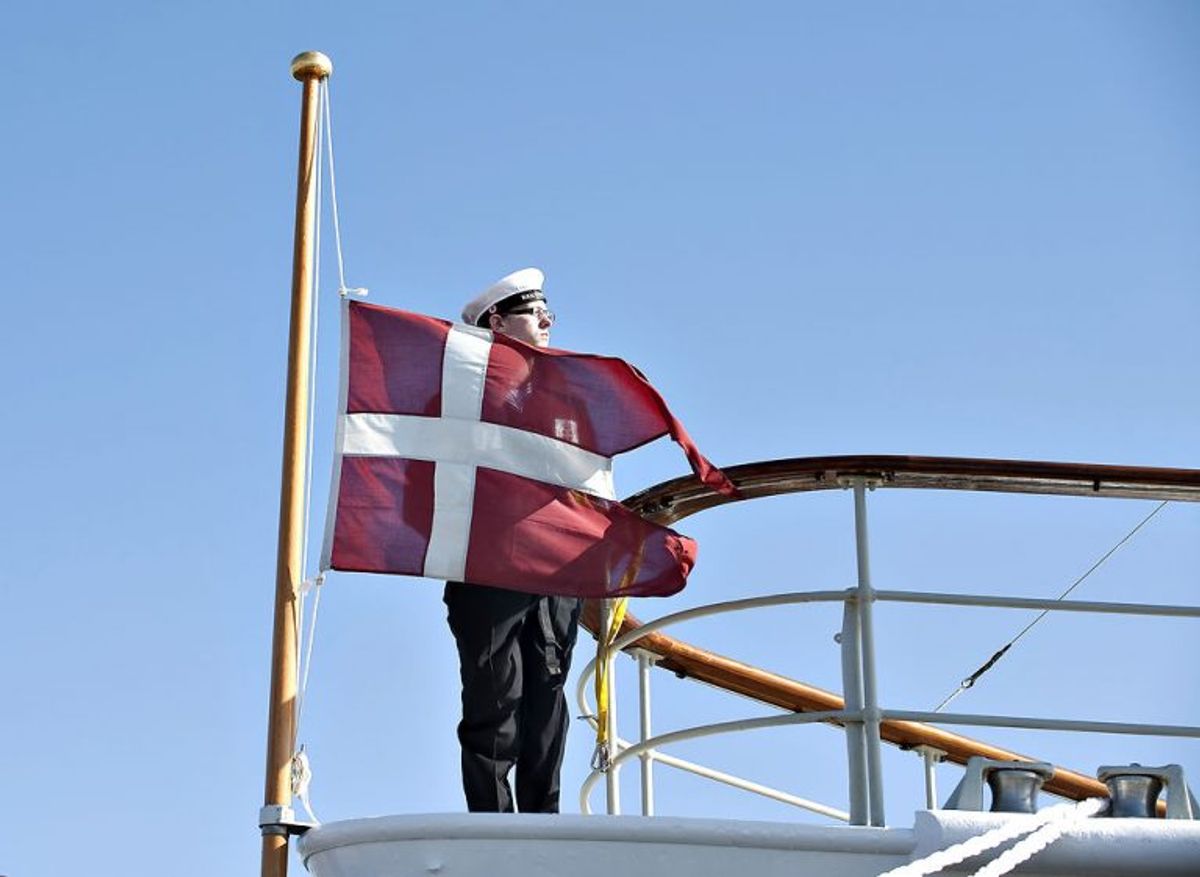 Klik igennem galleriet og se reglerne for at få spredt sin aske til søs, sådan som prins Henrik har ønsket. Foto: Henning Bagger/Scanpix