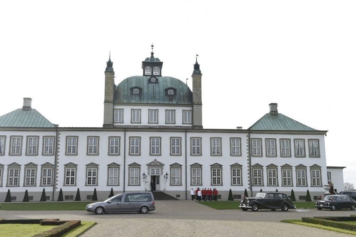 Prince Henrik”s casket is moved from Fredenborg Palace to Amalienborg Palace on Thursday, February 15 2018. Prince Henrik died on Tuesday February 13 at Fredensborg Palace.. (Foto: Liselotte Sabroe/Scanpix 2018)