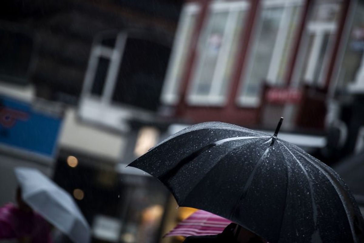 Klik igennem galleriet og se DMI’s definitioner på seks forskellige typer nedbør. Så finder du blandt andet ud af, hvad forskellen er mellem slud og tøsne. Foto: Sarah Christine Nørgaard/Scanpix