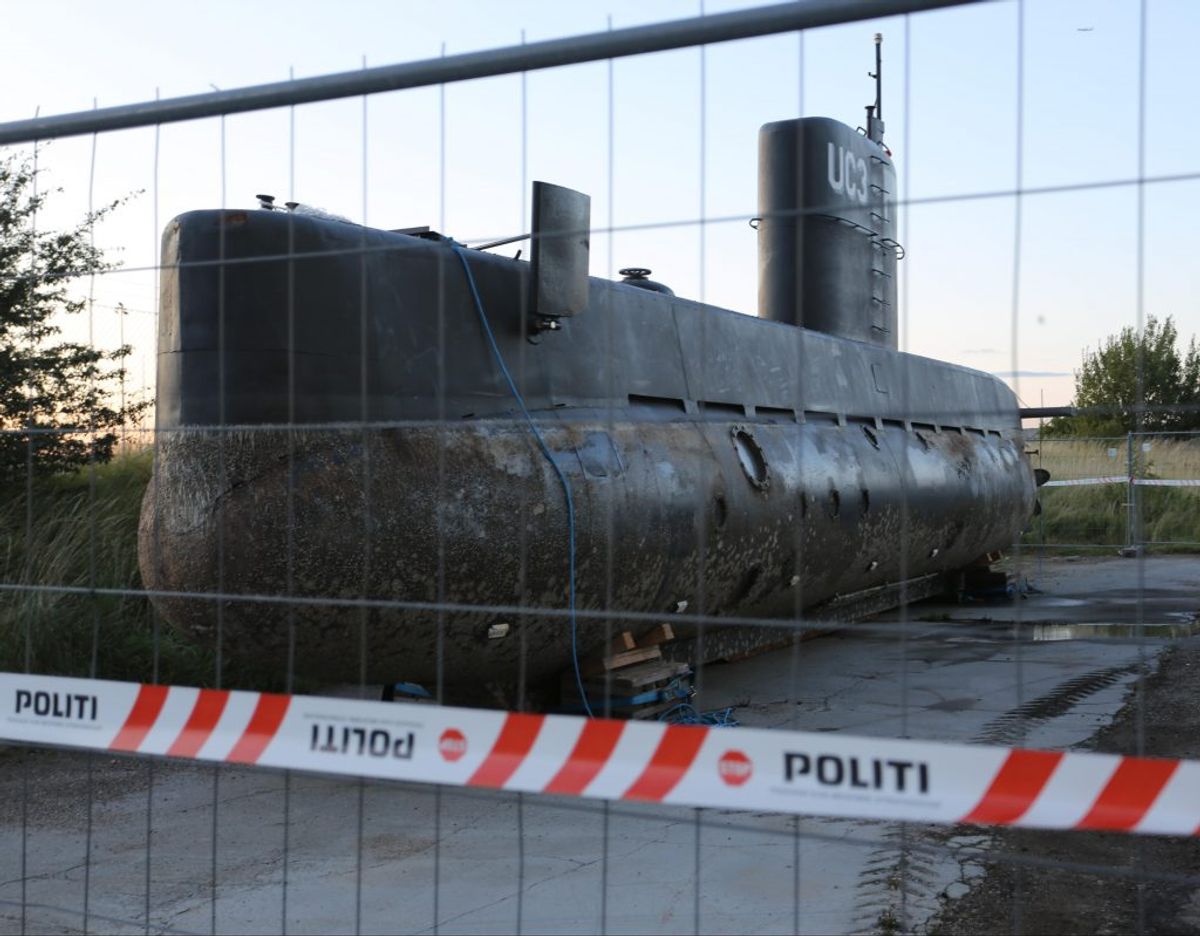 Ubåden UC3 Nautilus, som Kim Wall sejlede ud i sammen med Peter Madsen, efter den blev hævet fra havets bund. Foto: Steven Knap/Droto.dk.