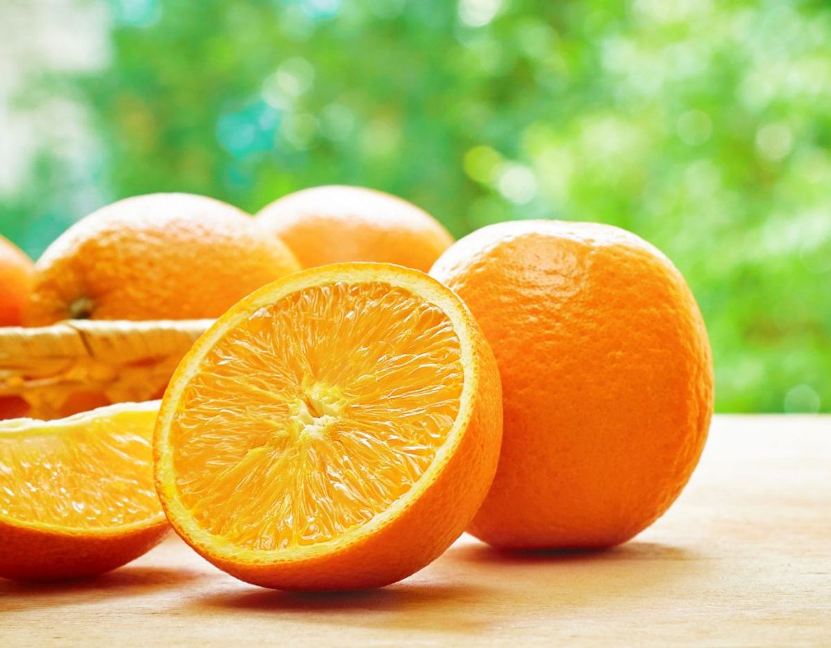 Appelsiner kan opbevares både i og udenfor kølkeskabet. De holder sig bedre på køl men smagen bliver bedst bevaret ved stuetemperatur. Foto: Scanpix.