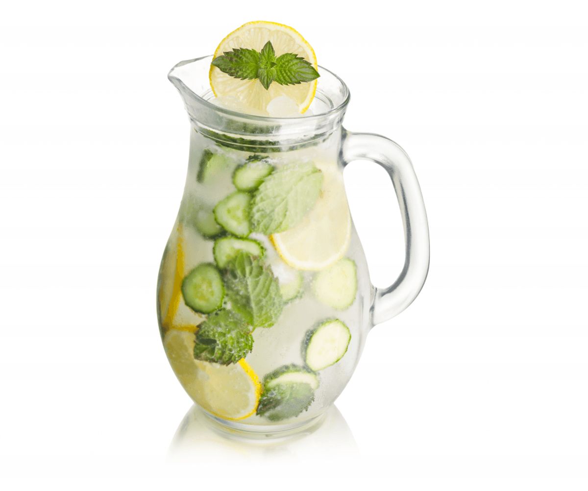 Pep postevandet op med bær, appelsin- eller agurkeskiver, et skvæt juice, mynte eller citrusfrugter som lime og citroner.