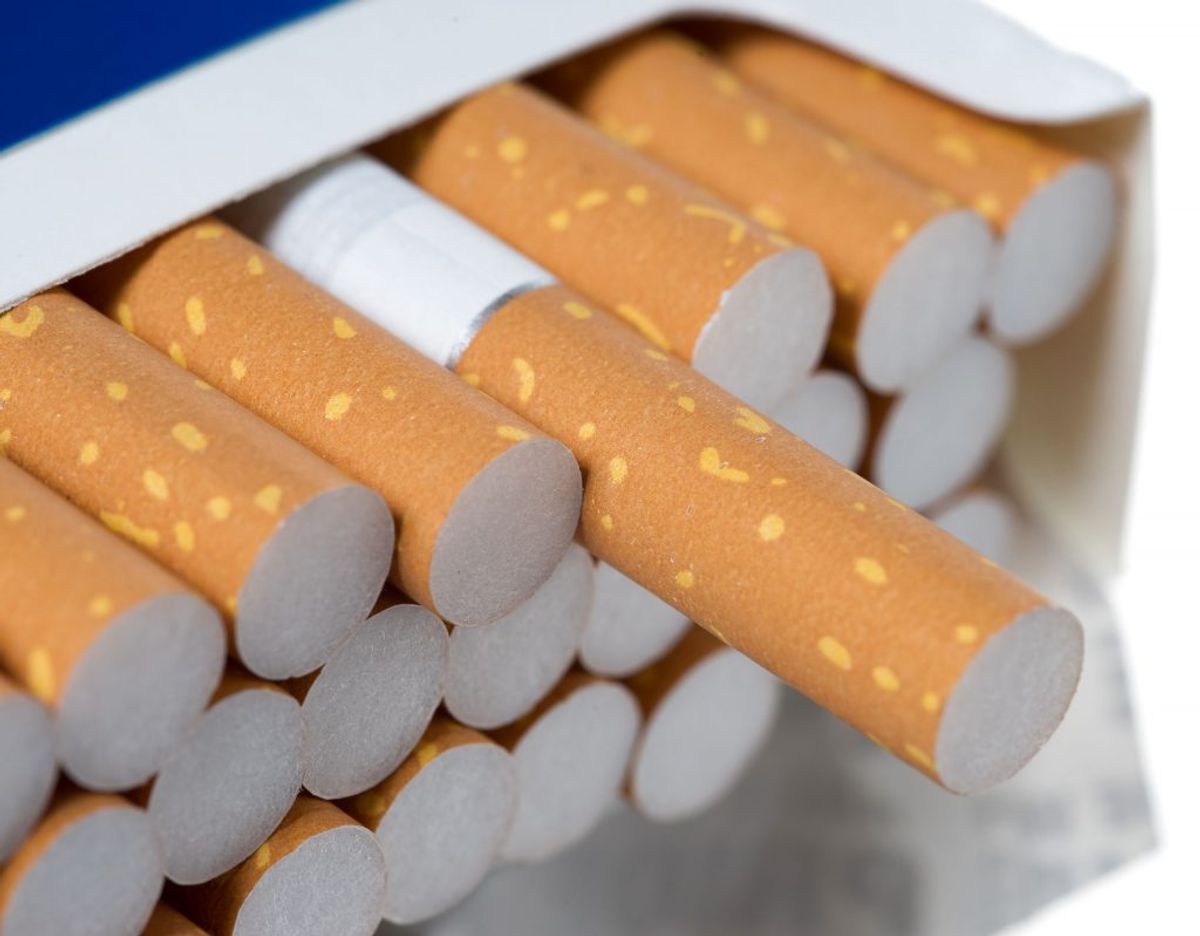 Kommer du fra et land udenfor EU, er reglerne anderledes. Der må du have en af følgende mængder med: 200 stk cigaretter, 100 stk Cigarillos, 50 stk cigarer eller 250 gram tobak. Foto: Scanpix.