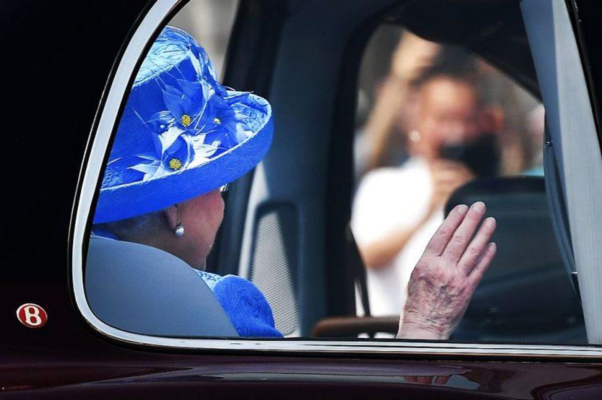 En borger har meldt den engelske dronning til politiet for at køre uden sele. Foto: ANDY RAIN/Scanpix.
