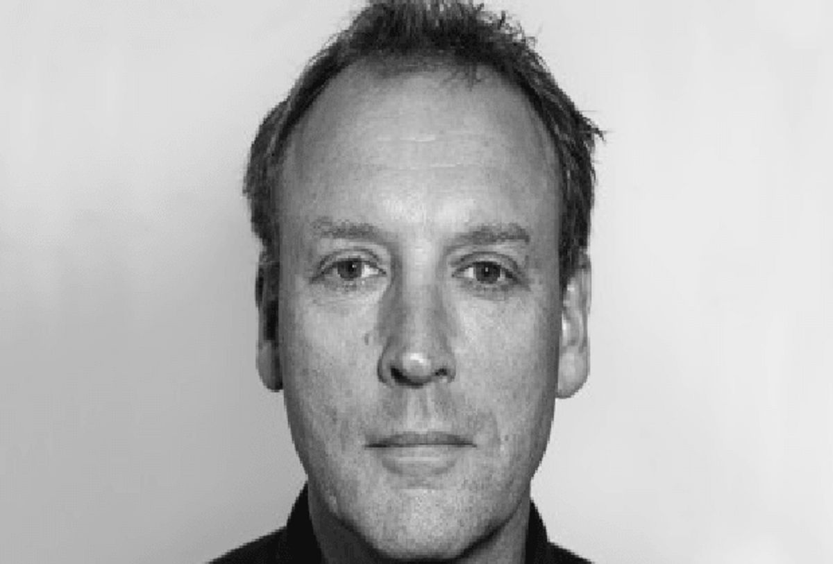 Lars Høj er manden bag Dokumtarkompagniet. Og dermed også historierne om Jørn. Lars Høj erUddannet på Danmarks journalisthøjskole og har tidligere arbejdet som tilrettelægger og redaktionschef på TV2/Østjylland. Han har blandt andet stået bag programmerne ‘Med børnene som våben’ og ‘De bortførte børn’, der
blev kåret som Årets Faktaserie i 2012.