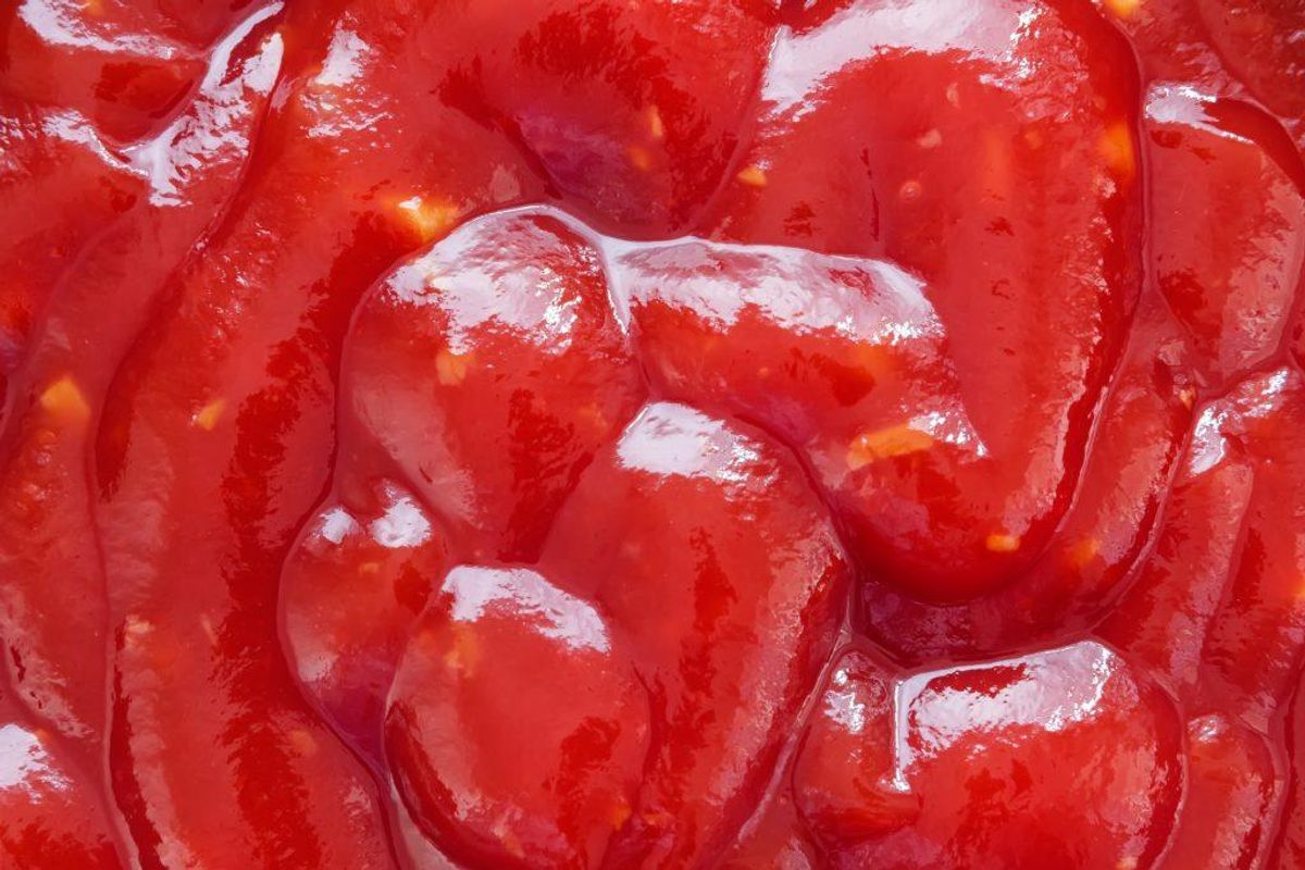Mange ton ketchup er kaldt tilbage. Klik og se, hvordan en af de flasker, det drejer sig om. Foto: Colourbox.