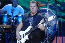 Rocksanger død af frygtelig sygdom