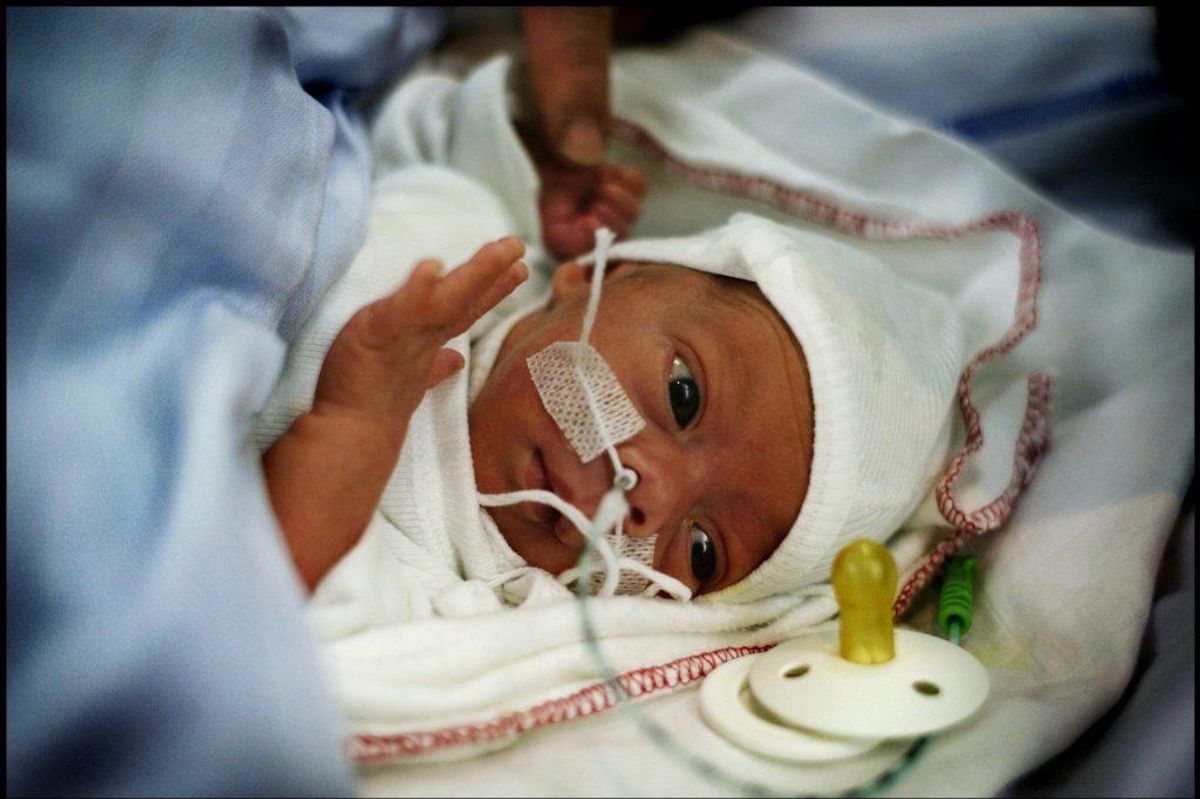 For tidligt fødte børn risikerer at få høj promille af medicin, påviser forskere. Arkivfoto er fra Rigshospitalets Neonatalafdeling. Foto: Scanpix/Stine Larsen