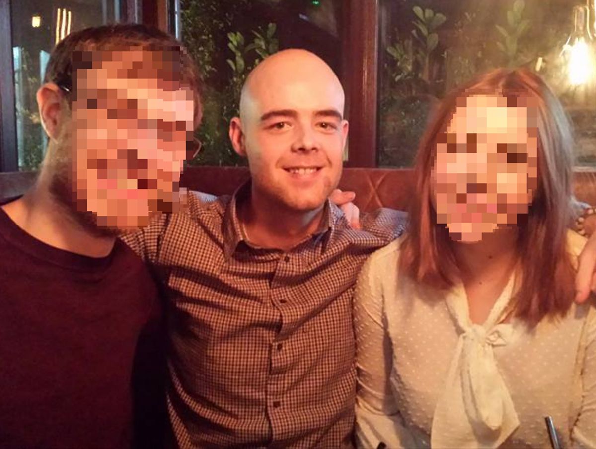 Tom (i midten) sammen med sin bror (til venstre) inden Tom tog til Australien. Klik videre for at se billeder af det andet offer i knivstikkeriet.
Foto: Facebook