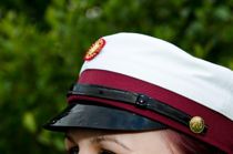 Glade studenter blev overdænget af æg og olie