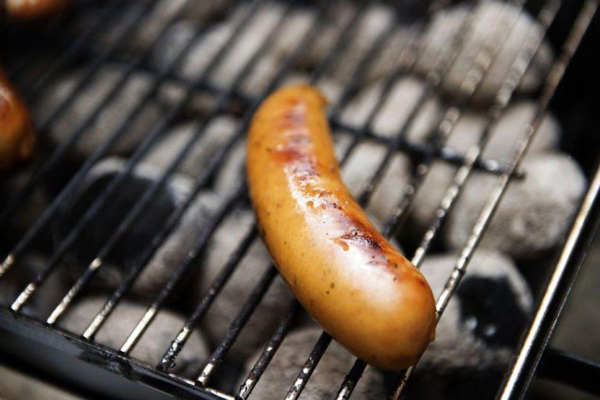 Dette er ikke den præcise pølse, der kaldes tilbage. Billedet er kategoriseret som “Den perfekt-stegte grillpølse.” Vi må håbe, den var uden metalsplinter. Foto: Scanpix
