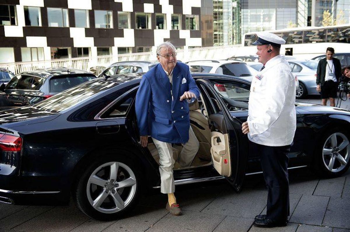 Prins Henrik ankom standsmæssigt til turneringen. I et par timer var han nødt til at forlade den, da han havde en udstilling, han skulle åbne. Foto: Nils Meilvang/Scanpix.