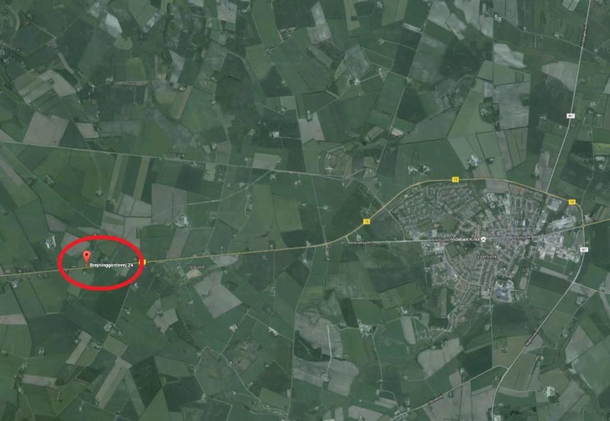 Det er på denne landejendom – Bjreninggårdsvej 24 ved Videbøk, at der ifølge Fødevarestyrelsen er blevet slaget dyr ulovligt. Foto: Google Maps.