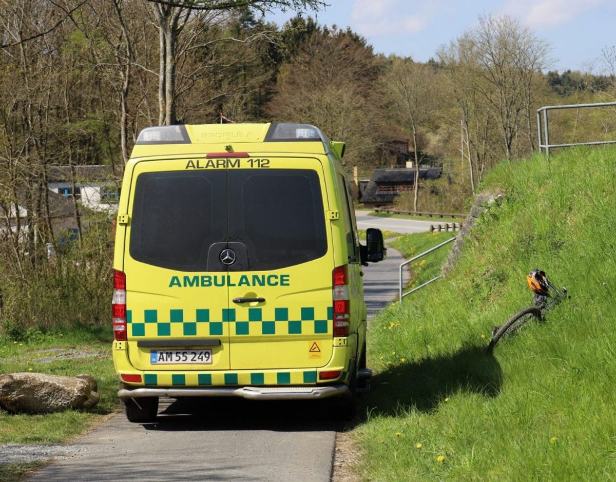 En mountainbiker er kommet til skade efter et styrt ved en skrænt. Foto: Presse-Fotos.dk