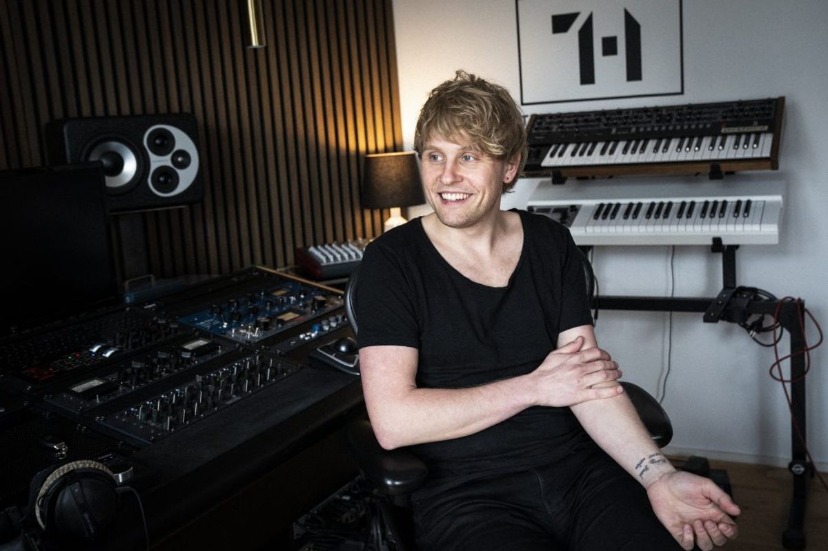 Den 33-årige musiker Esben Svane har brugt tid på at spille størstedelen af instrumenterne, der indgår på hans ep, “Du Valgte Mig”. Den udkommer 7. maj. – Foto: Ida Marie Odgaard/Ritzau Scanpix