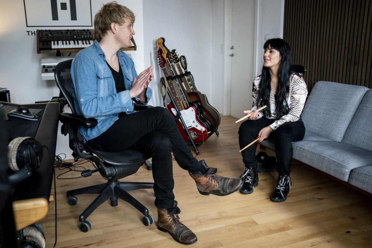 Selv karakteriserer musikeren Esben Svane sin nye ep, “Du Valgte Mig”, som beror på hans forhold med trommeslageren Ihan Haydar, som en klassisk kærlighedshistorie med et moderne twist. – Foto: Ida Marie Odgaard/Ritzau Scanpix