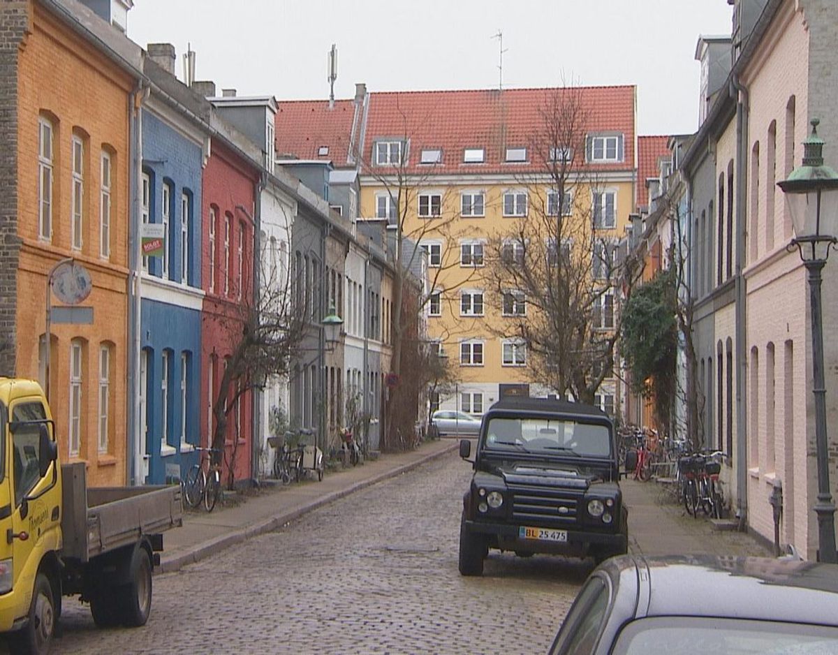 Da en beboer i et rækkehus på Østerbro i vinteren 2020 kappede ledningen til kvarterets fælles strømforsyning, blev det begyndelsen på en større nabostrid. Foto: TV2 Lorry.