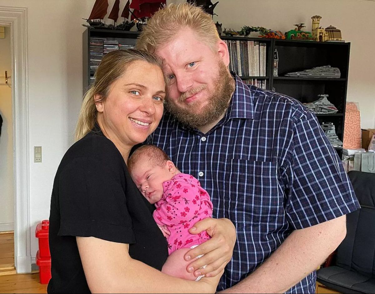 Tomas Tordrup har fået sin kone tilbage til Danmark og parret har fået en lille datter. – Foto: TV2 ØSTJYLLAND/