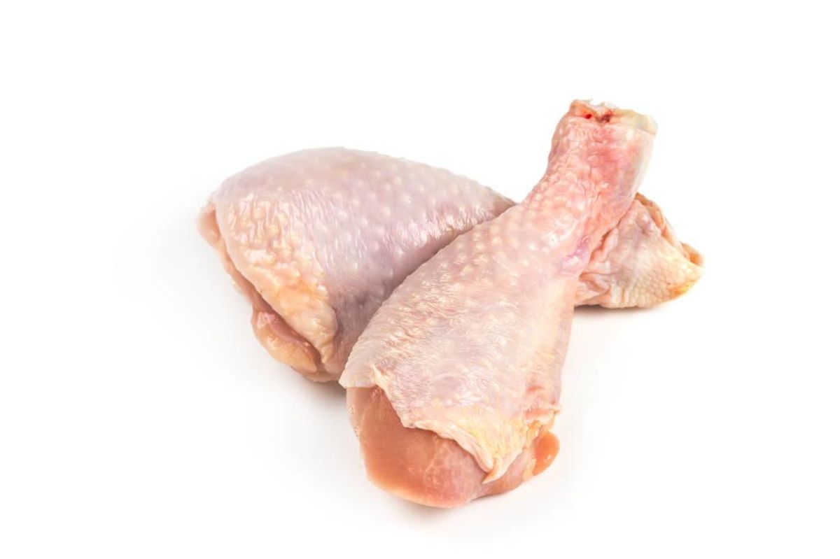 Det er kyllingelår fra Aarstiderne, der nu trækkes tilbage. Se på næste billede hvad du risikerer, hvis du spiser dem. Arkivfoto: Colourbox.