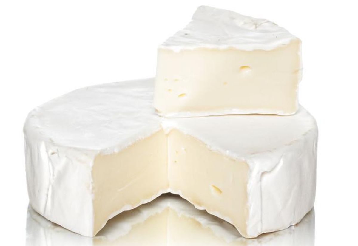 De tre oste, der er fundet E. coli-bakterier i, er alle af typen “brie”. Foto: Iris/Scanpix (Modelfoto)