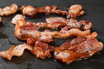 Sådan undgår du det kræft-fremmende kød