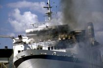 Scandinavian Star-enke kræver undskyldning