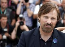Viggo får en “Æres Bodil”