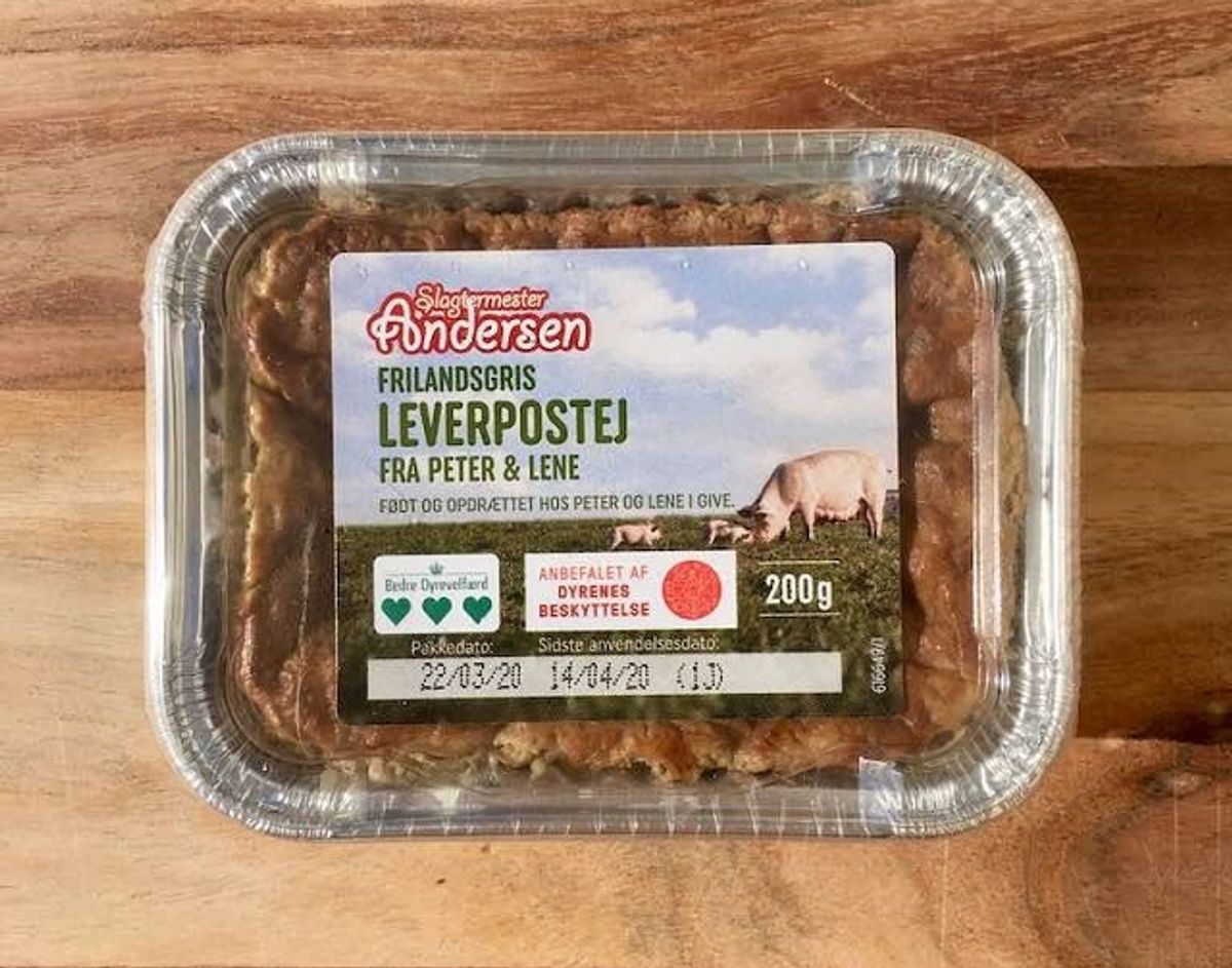 * Slagtermester Andersen leverpostej: Slagtermester Andersen frilandsgris leverpostej har en meget grynet konsistens og meget kraftig leversmag. Den er generelt krads i smagen med stærk peber og dybe toner, og mangler balance og friskhed. Pris: 6 kroner per 100 gram (11,95 for 200 gram i Rema 1000).
Tilsætningsstoffer: Konserveringsmiddel (sorbinsyre), antioxidant (natriumascorbat), stabilisator (E451). Foto: Madensverden.dk.