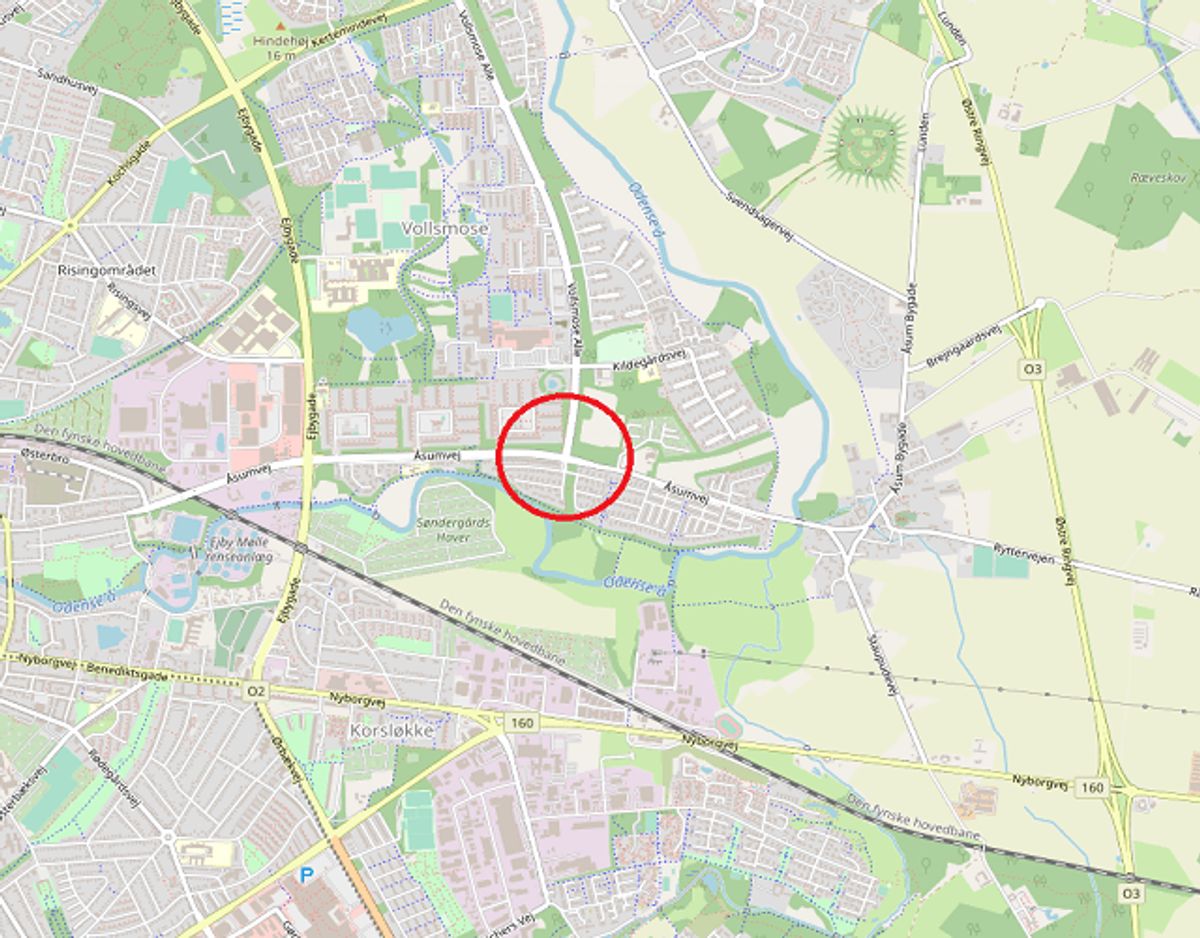 Det er dette kryds, der er afspærret. KLIK for flere spærrede veje. Foto: OpenStreetMap-bidragsydere.