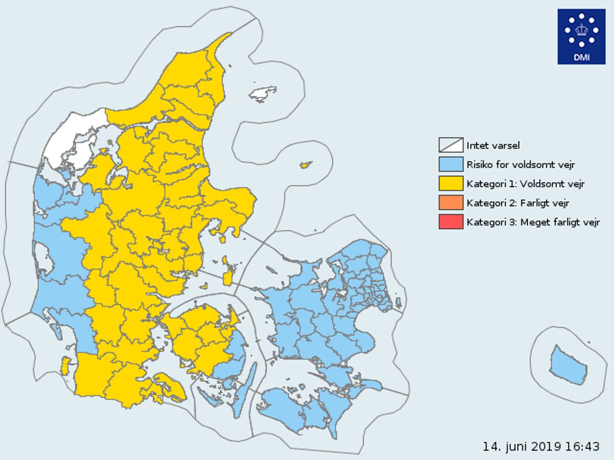 I skrivende stund varslet DMI fortsat lokale skybrud og voldsom torden i det meste af JYlland. Foto: DMI