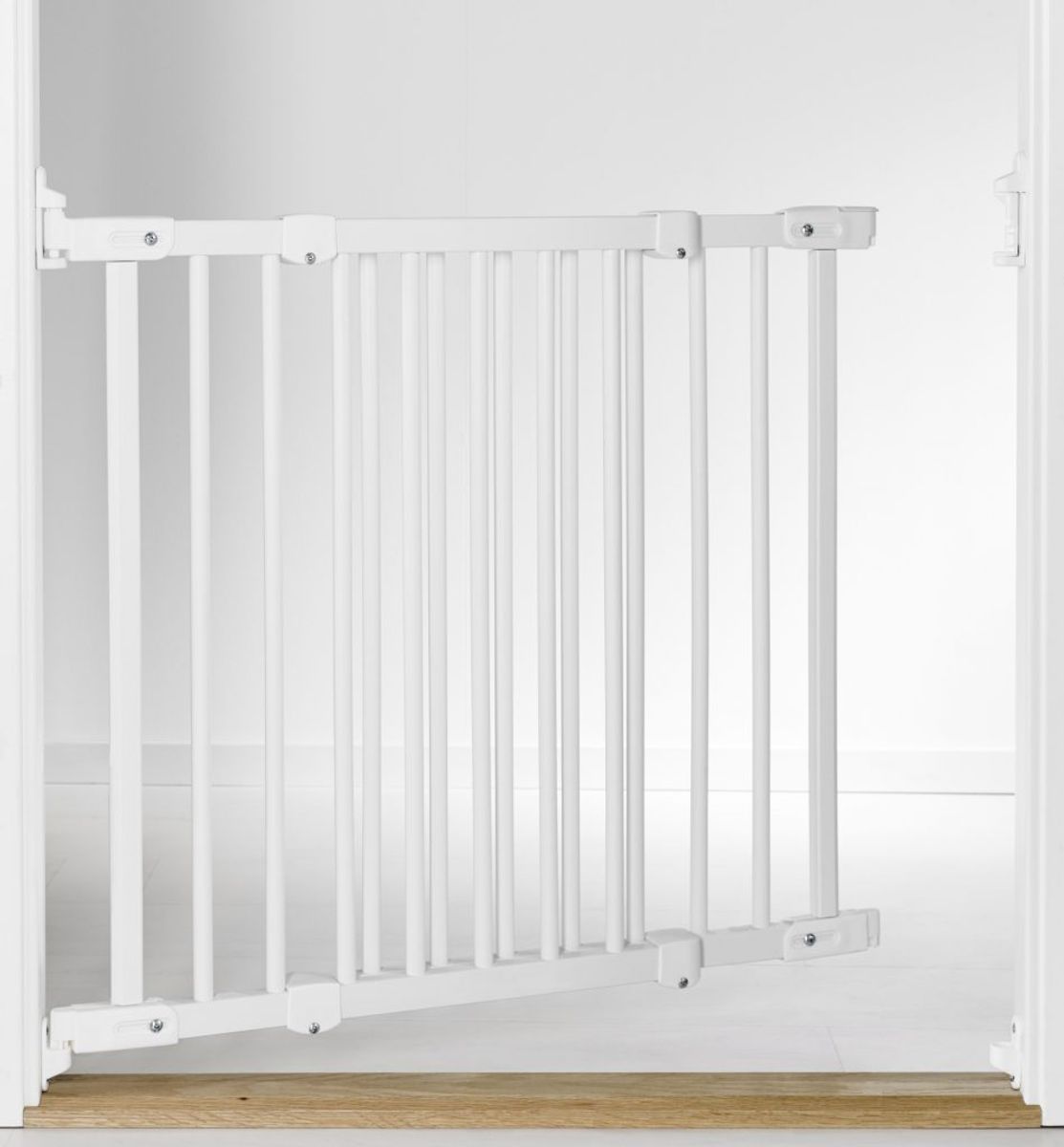 Ikea tilbagekalder børnegitre efter, at børn er faldet ned af trapper. Der er solgt 61.000 gitre i Danmark. KLIK og se navnene. Foto: Ikea.