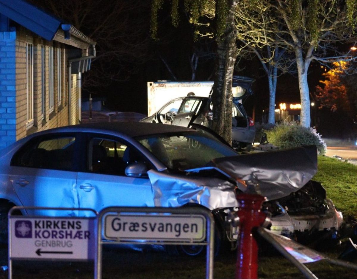 To biler var impliceret i en trafikulykke. Foto: presse-fotos.dk