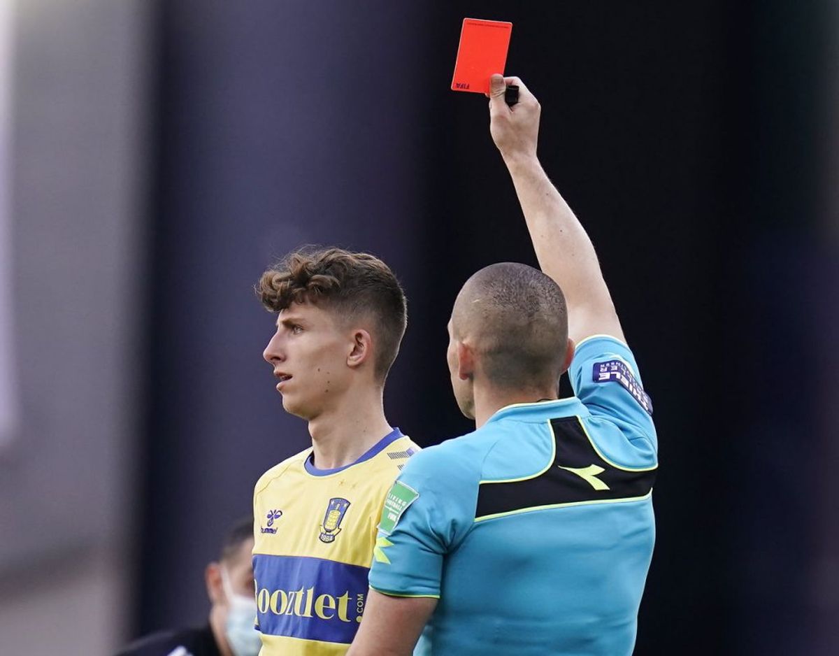 Jesper Lindstrøm blev smidt ud efter en stempling. Foto: Scanpix.