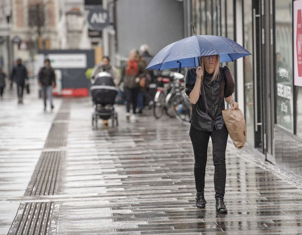 Det kommer til at regne i det meste af landet onsdag. (Foto: Bo Amstrup/Ritzau Scanpix)