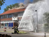Brandvæsen kæmper mod flammerne