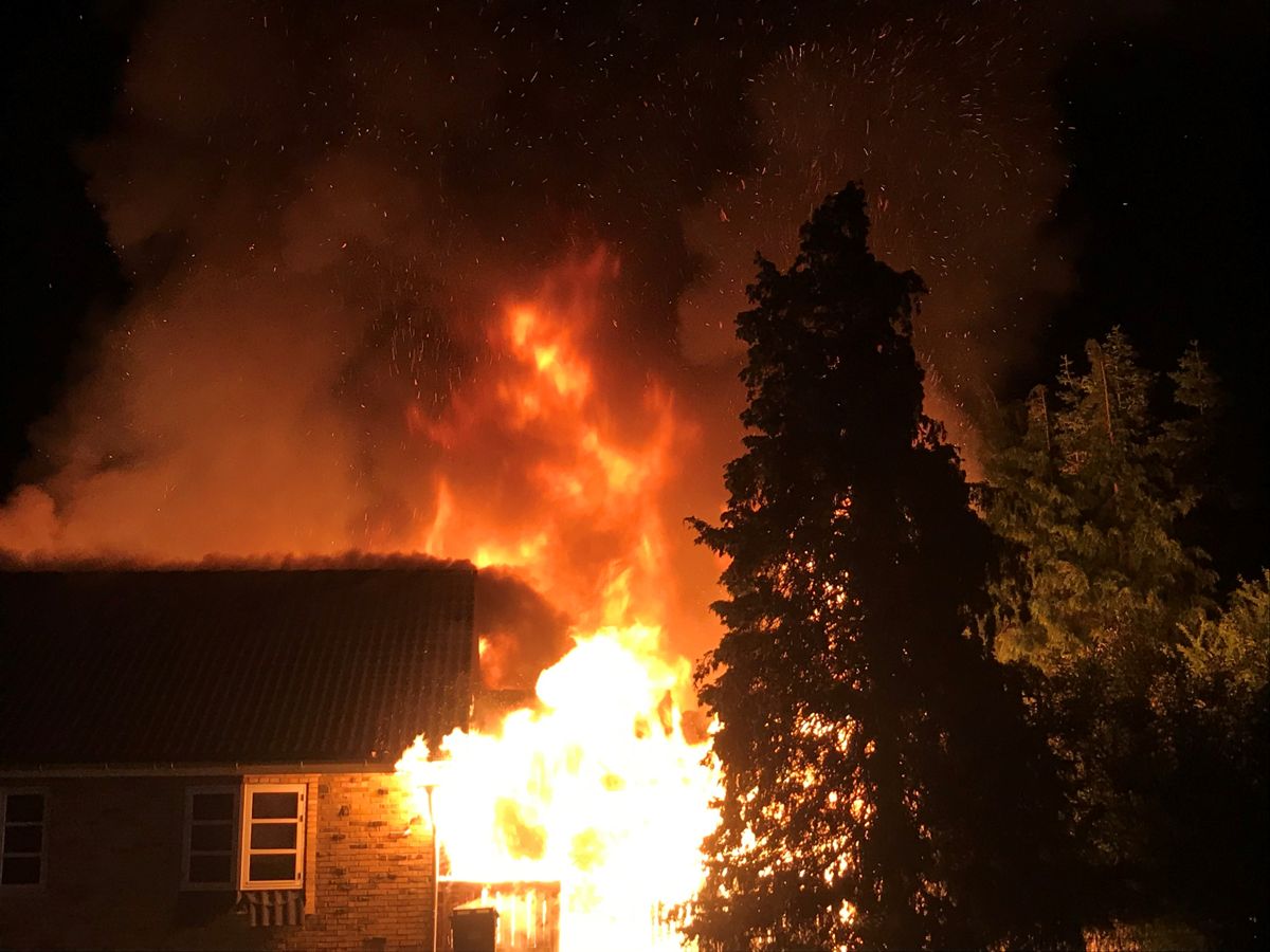 Brandårsagen skal nu undersøges. Foto: Presse-fotos.dk.